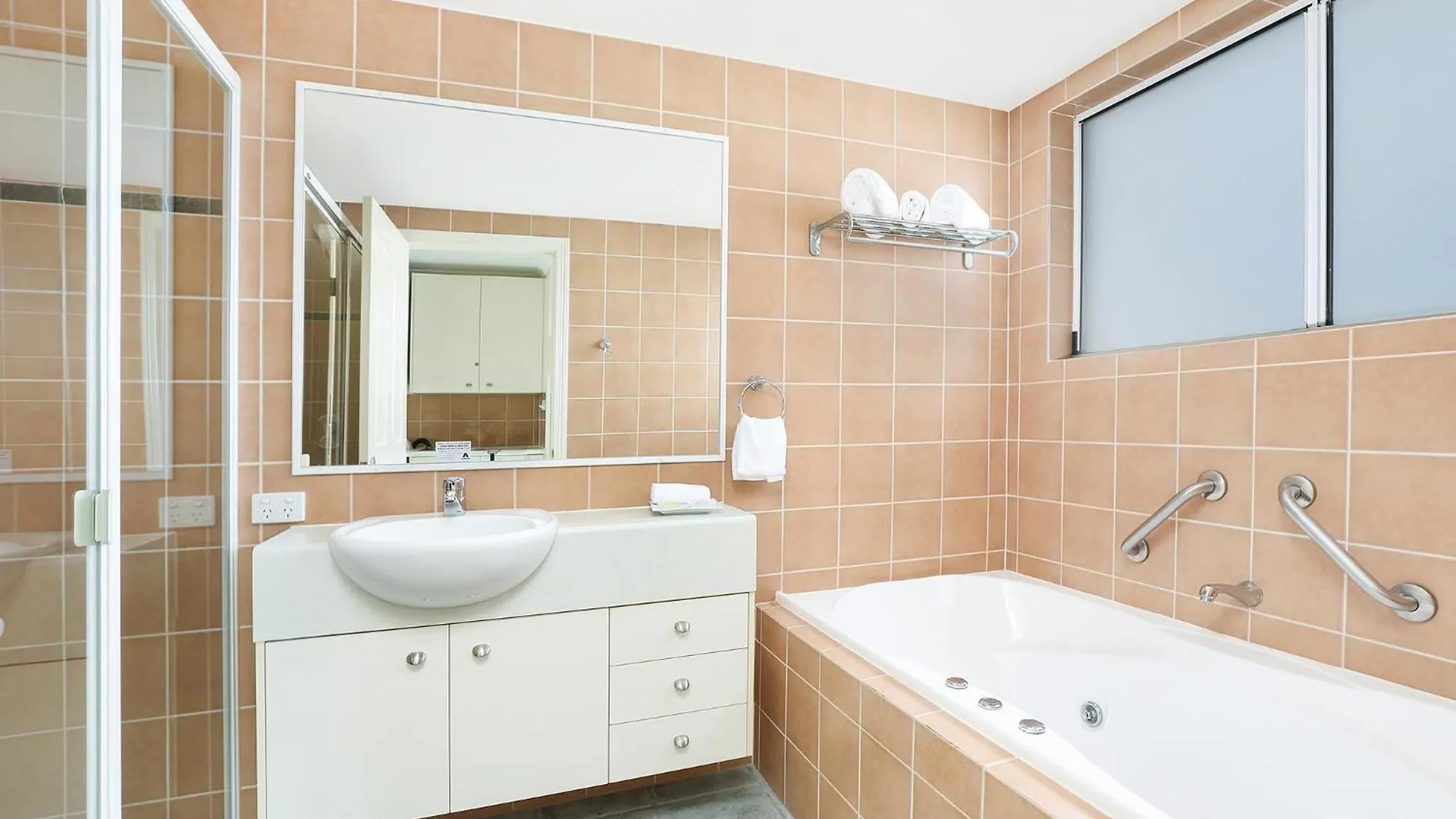 Myconos Resort Maroochydore Aparthotel
